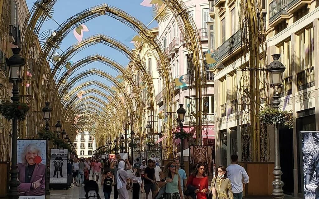 Calle (street) Larios, popular pedestrian area for luxury shopping in Málaga